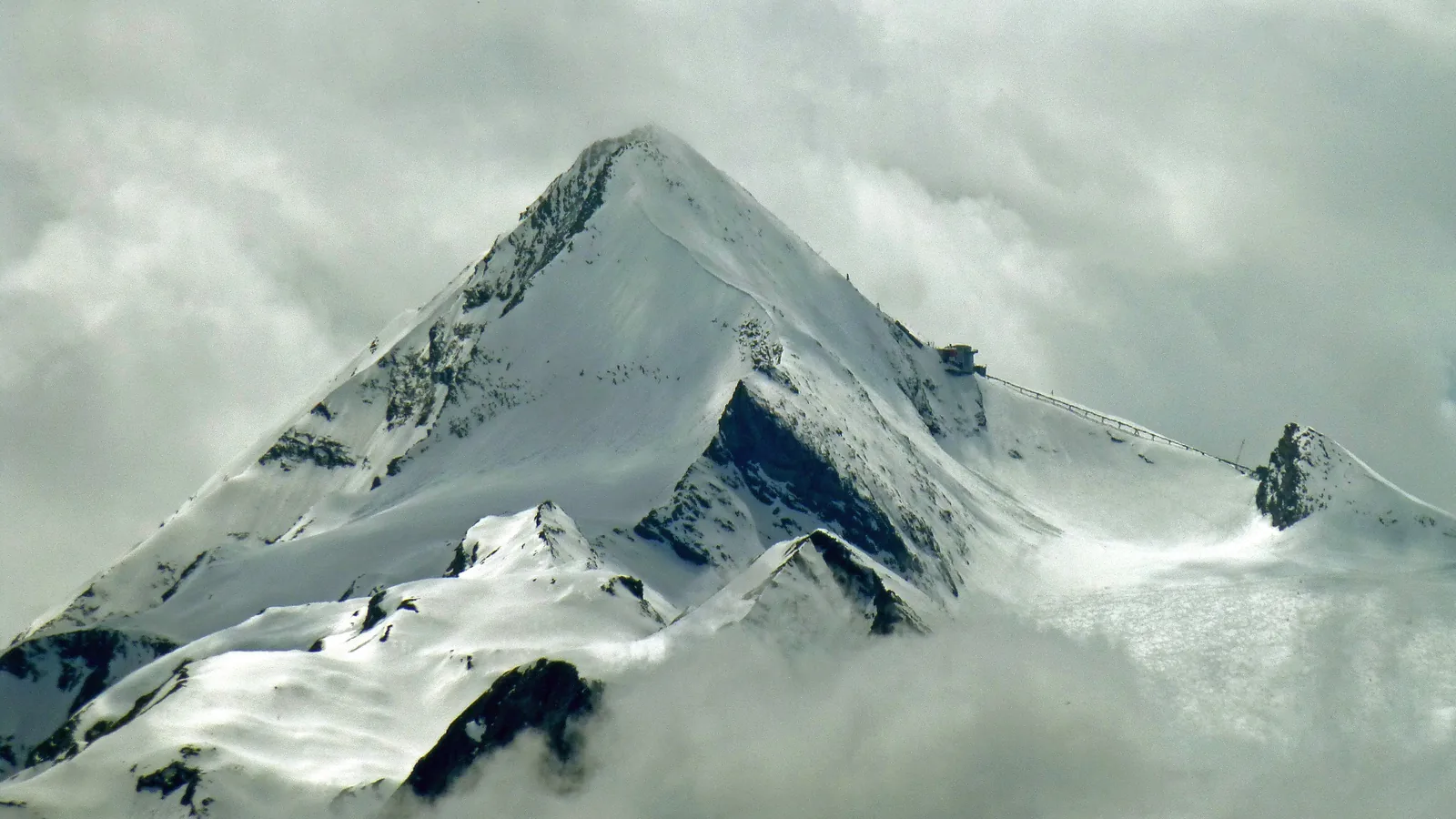 Sommet enneigé du Kitzsteinhorn près de Kaprun