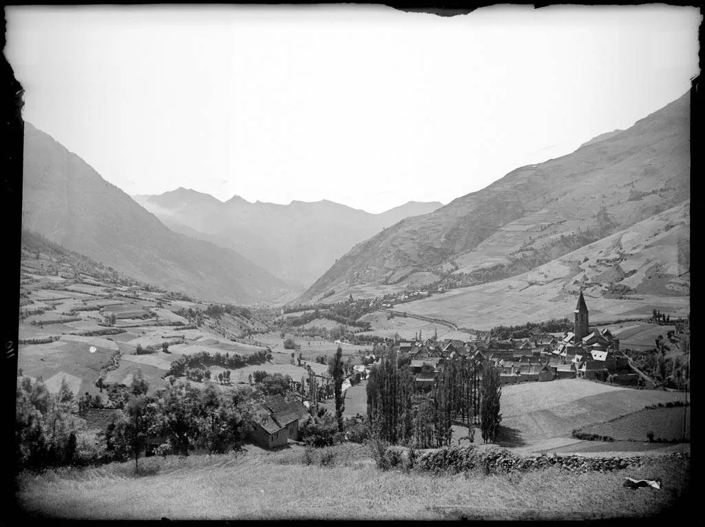 Vue historique de Salardú et de la vallée d’Aran.